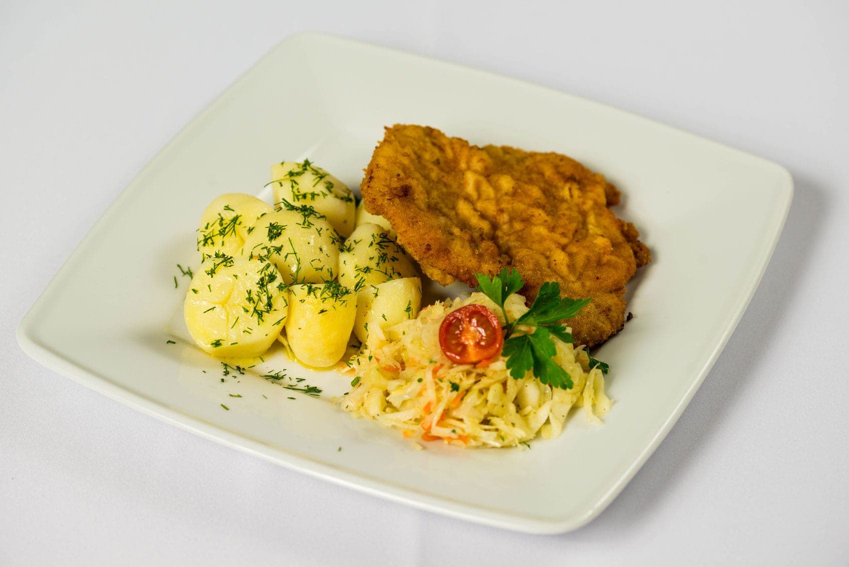Dla firm w Restauracji Grand Felix — kotlet schabowy z ziemniakami i surówką